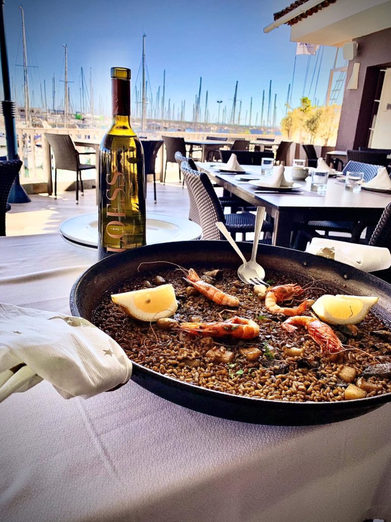 Artichokes, cuttlefish and Royal red shrimps Paella - El Puerto Restaurant